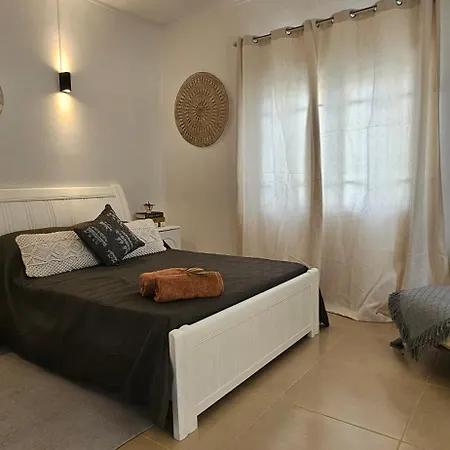 Ground Floor Apartment Near Pereybere Beach Exterior photo