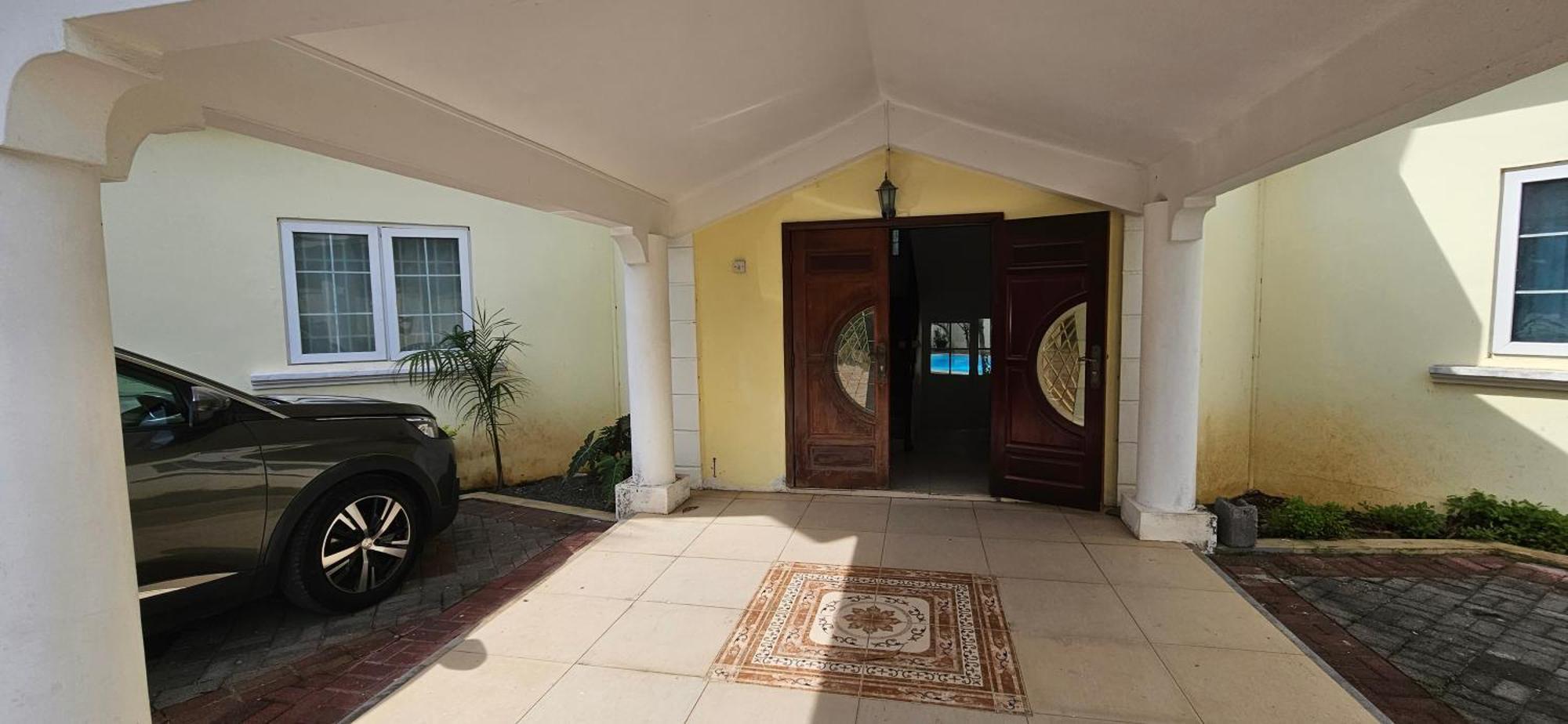 Ground Floor Near Pereybere *