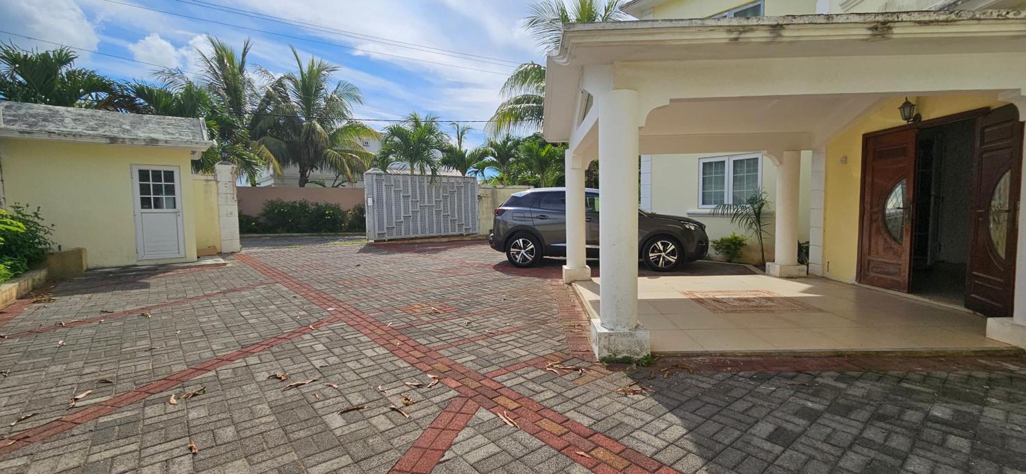 Apartment Ground Floor Near Pereybere