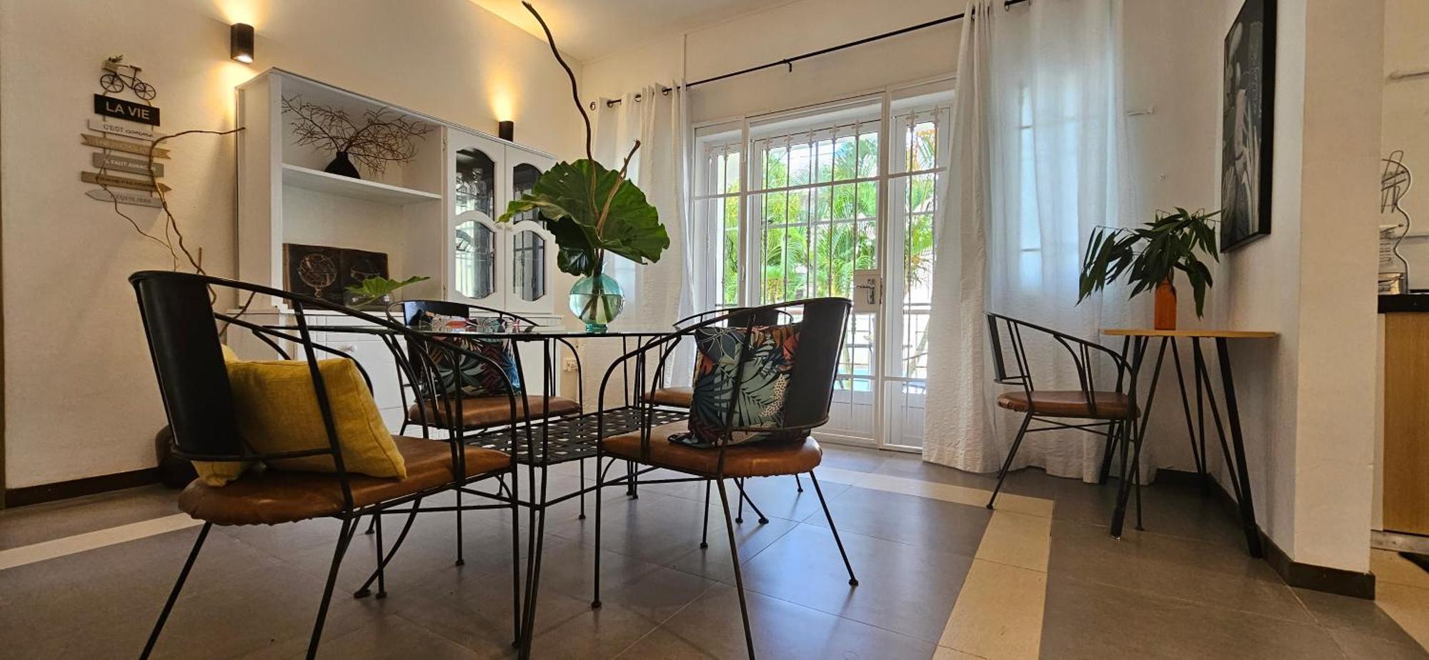 Ground Floor Near Pereybere